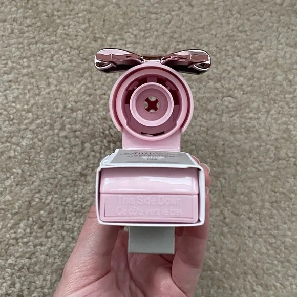 Bath & Body Works Pink Bow Scent Control Wallflower Plug - Picture 8 of 15